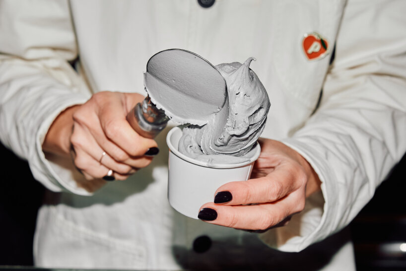 the gelateria continues to serve Escala de Cinzas (Greyscale) every weekend until January 5th, 2025