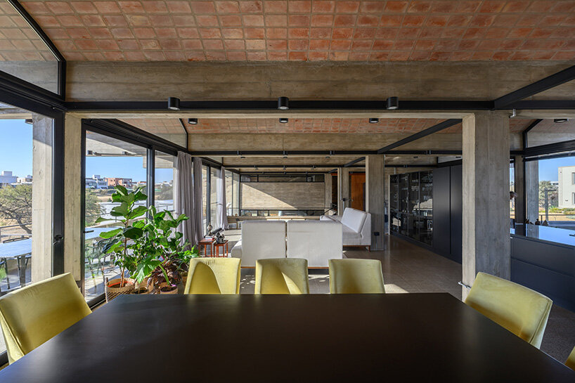 locating the social areas to the first floor for panoramic views