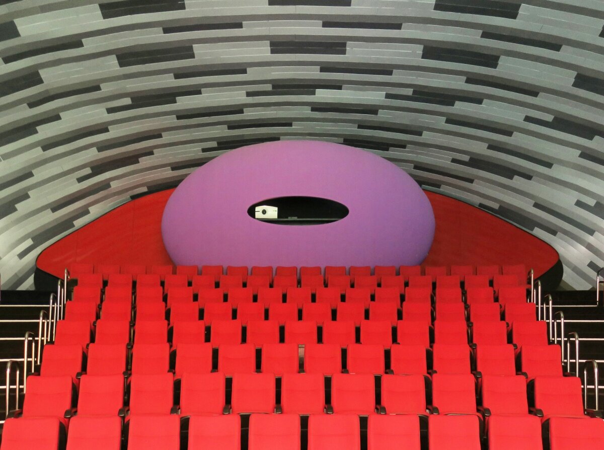 paul clemence captures vivid hues & geometries of ruy ohtake's bioparque pantanal in brazil