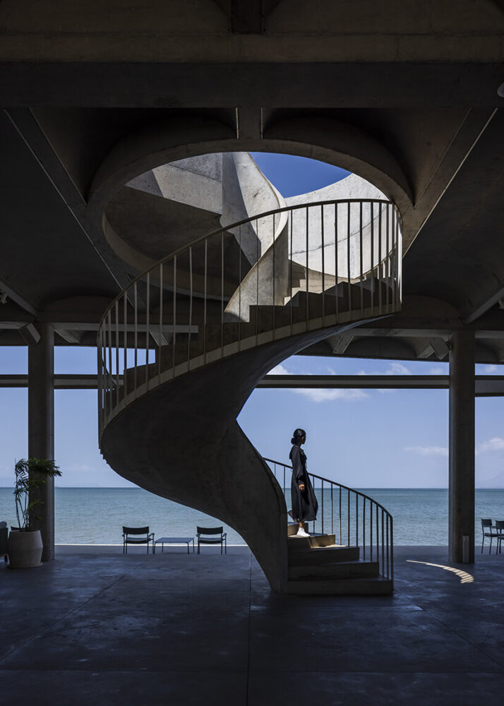 image by Oki Hiroyuki