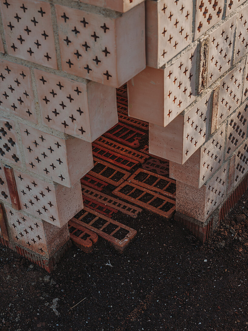 showcasing subproducts from Nuet Ceramica’s manufacturing process