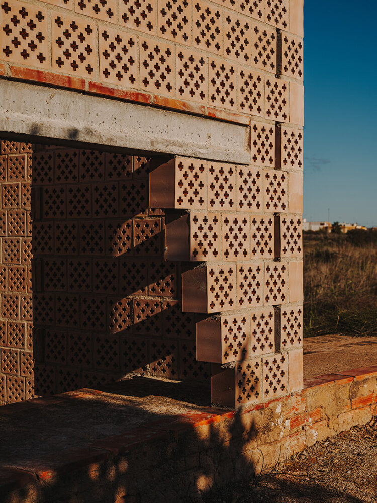 Bona Fide Taller reinterprets traditional building techniques to celebrate the legacy of l’Horta Nord