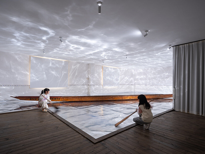 the first level transitions to a stage of anticipation and calm | image by Tian Fangfang