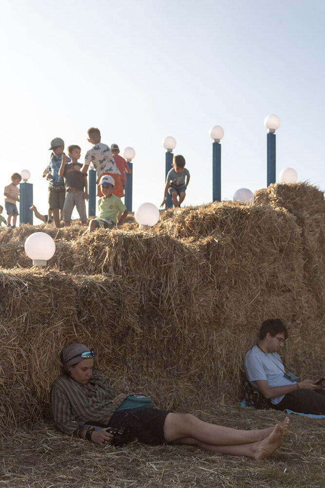 Atelier VRAC’s intervention stands as an ephemeral yet thought-provoking gesture