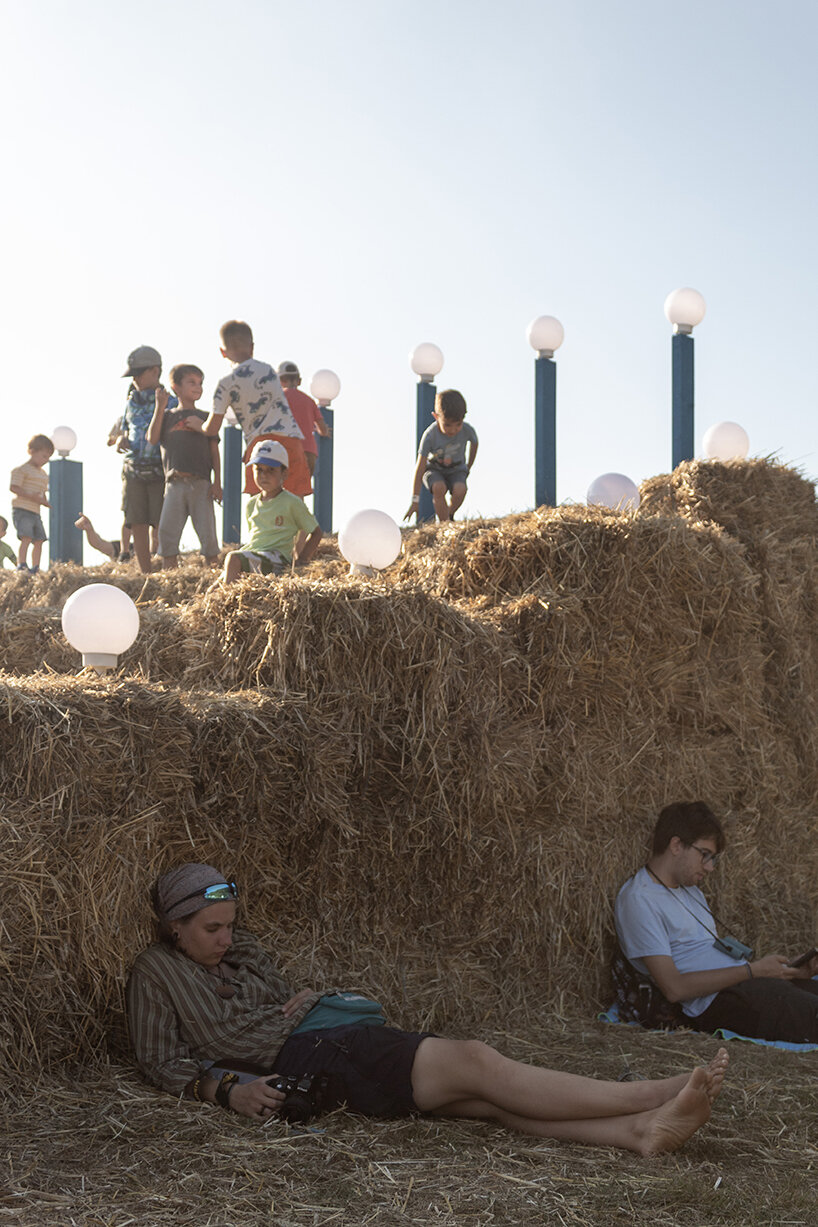 Atelier VRAC’s intervention stands as an ephemeral yet thought-provoking gesture