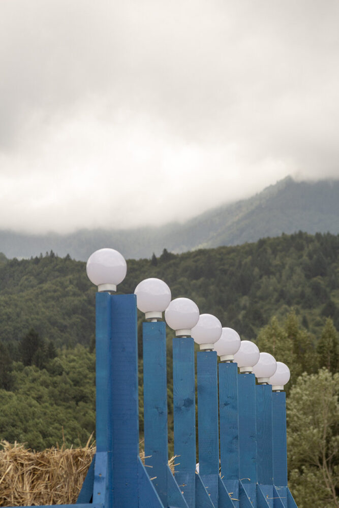 the interior amphitheater opens toward the mountains