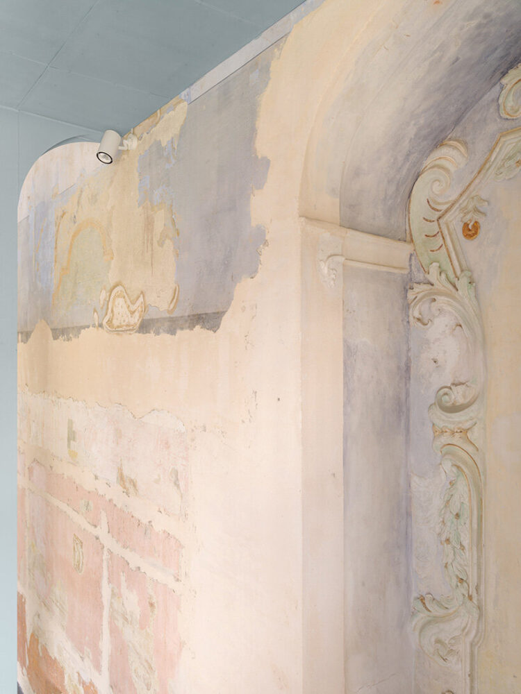 significant 18th-century renovations enriched its interior with frescoes