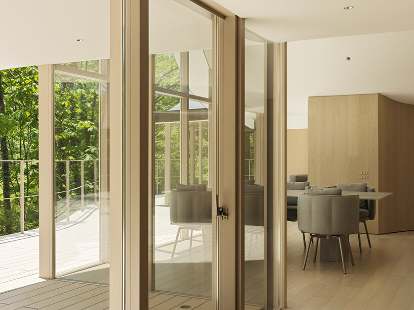 a shared terrace fosters interaction