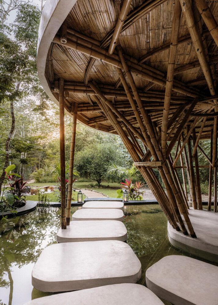 the layout effortlessly flows into the villa’s shared spaces