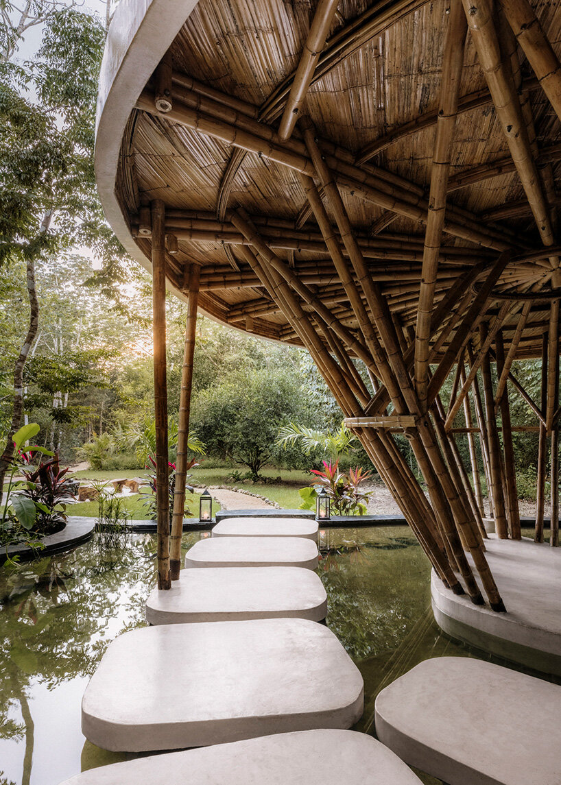 the layout effortlessly flows into the villa’s shared spaces