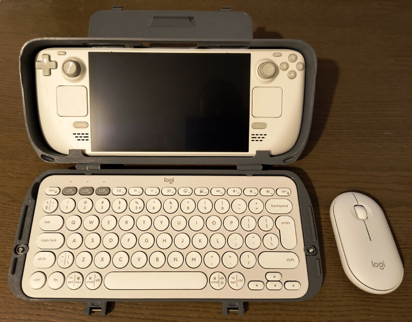 actual view of the 3D printed Steam Deck case with keyboard and mouse