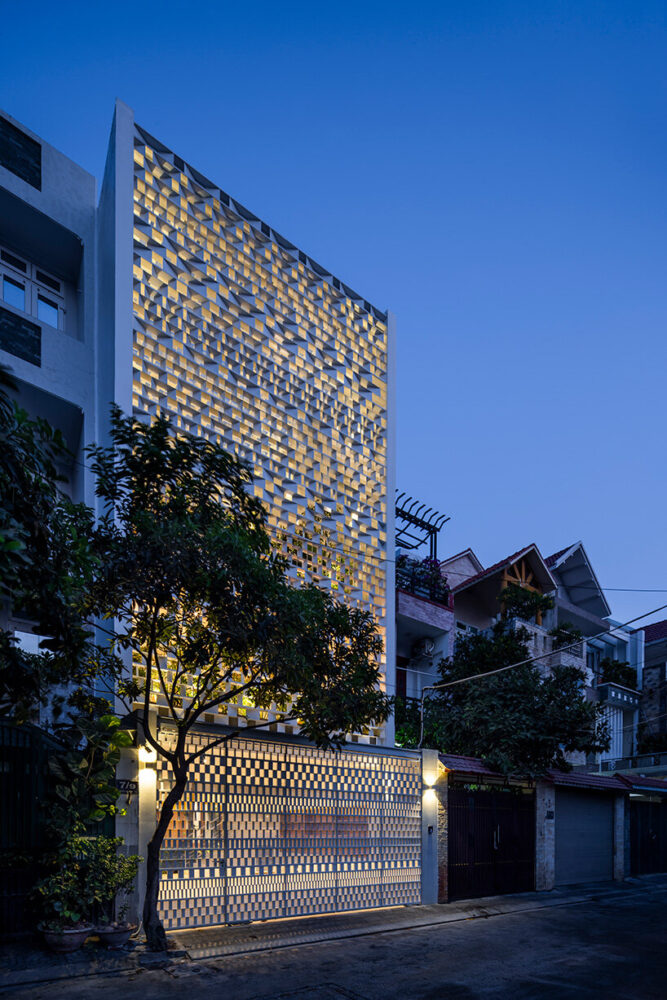 the house occupies a standard strip-shaped plot