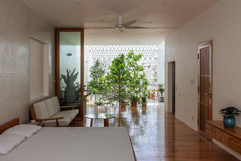 ensuring that every room maintains a strong connection to the garden