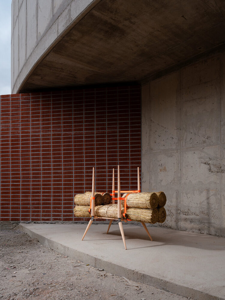 metal inserts enhance the durability of mok-04’s innovative wooden frame