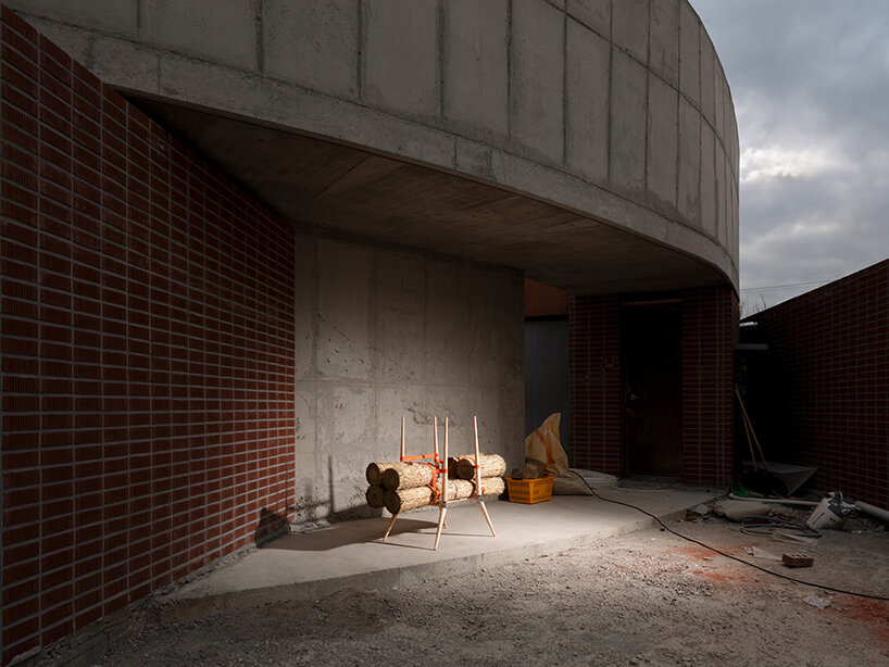 mok-04 blends cultural heritage with a bold contemporary touch