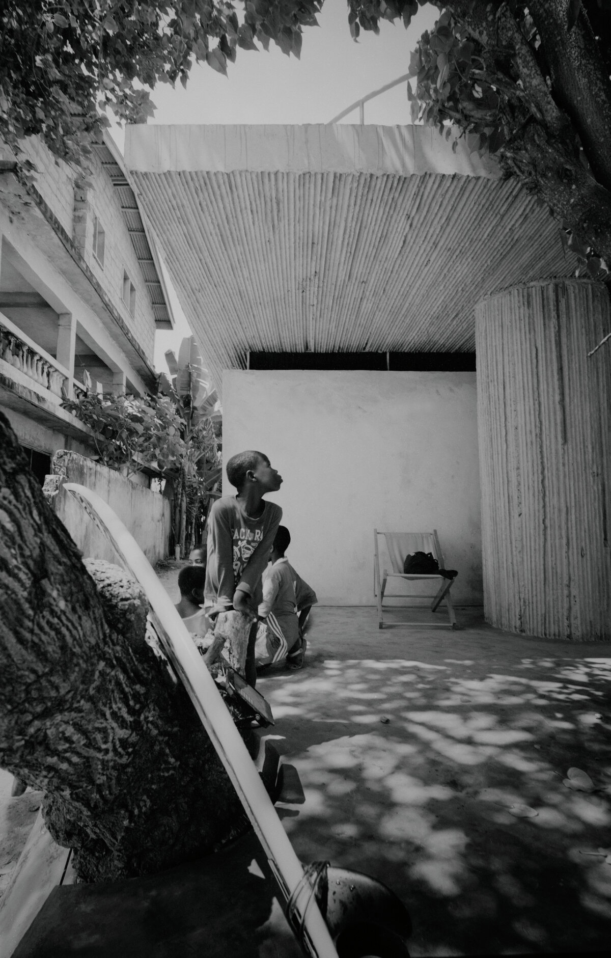 julien lanoo captures adaptive integration of deroché strohmayer's surf ghana collective hub