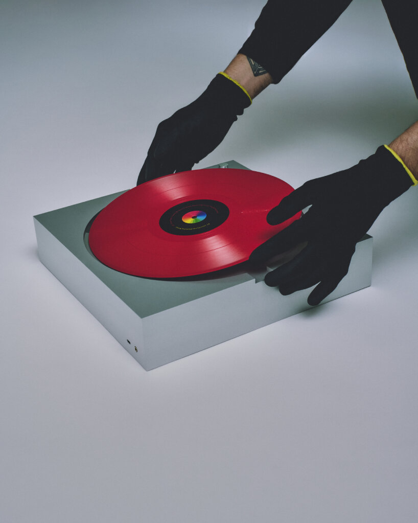 aluminum turntable vinyl records