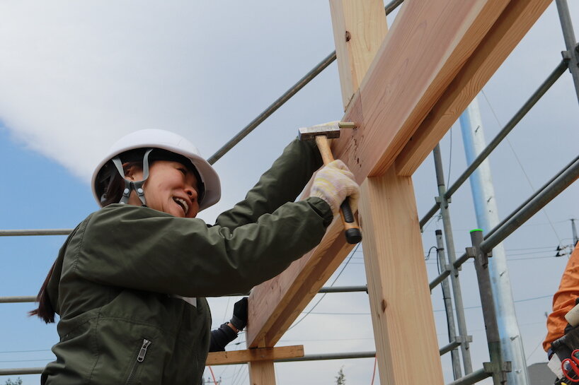 structural members are machined and pre-assembled in a factory | image by VUILD