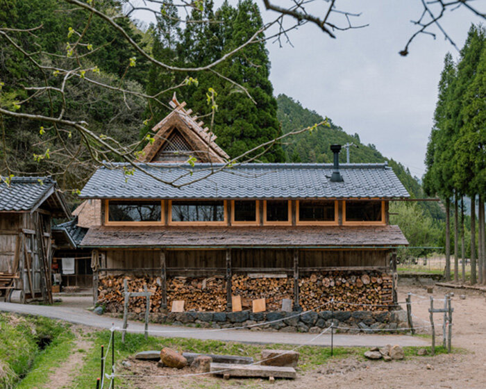 2m26 revives century-old kyoto annex with cypress structure and rammed earth flooring