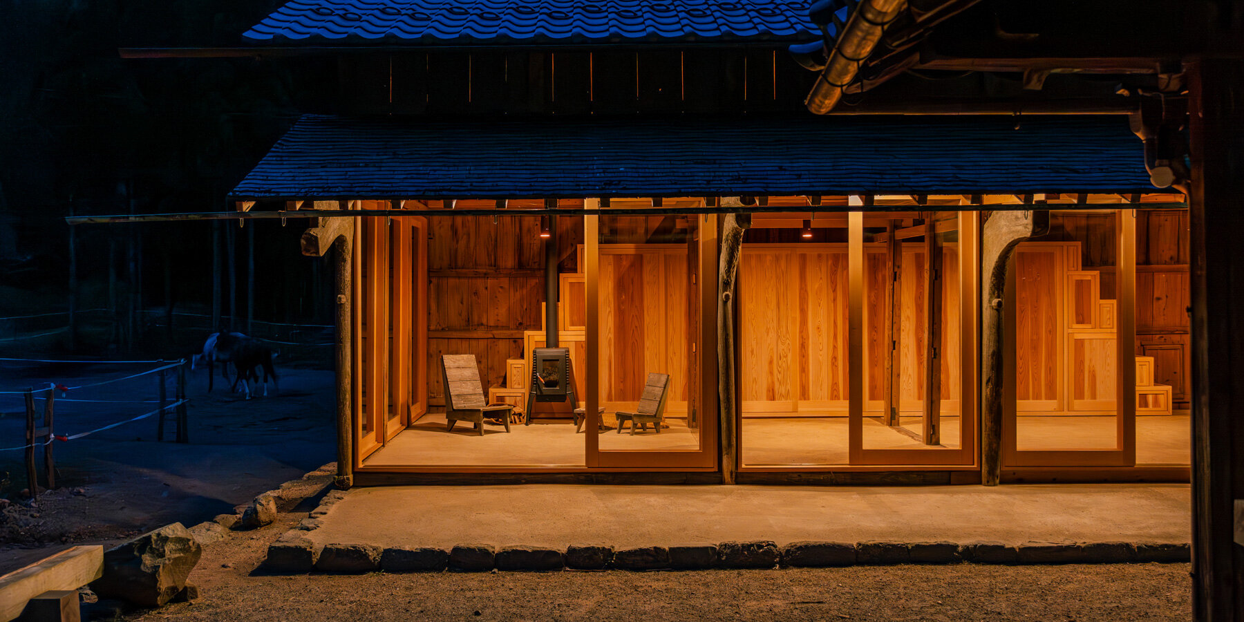2m26-century-kyoto-annex-cypress-structure-rammed-earth-flooring-designboom-large02