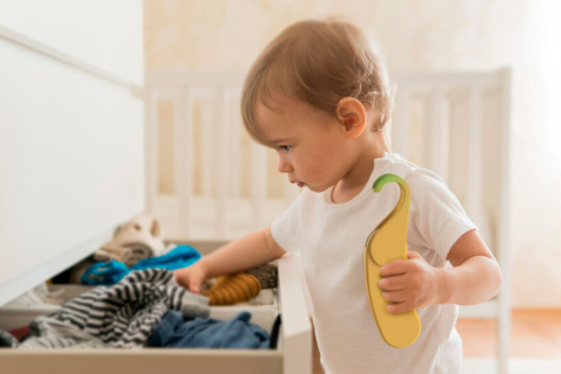 the lightweight and ergonomic design ensures ease of use for young hands