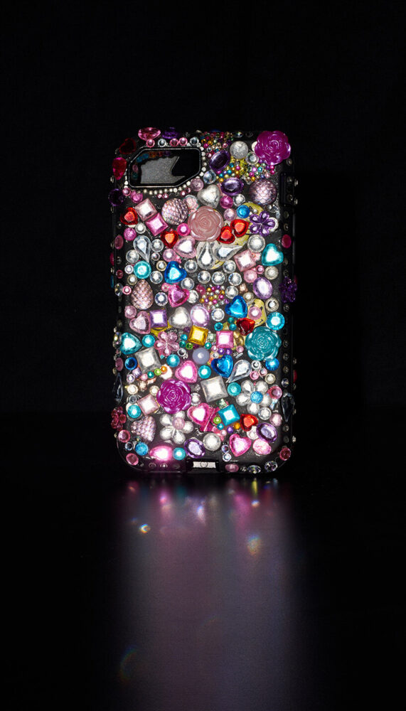 Diamond phone, 2021, Hanna Roxane Scherwinski | image by MK&G/Roman Mishchuk