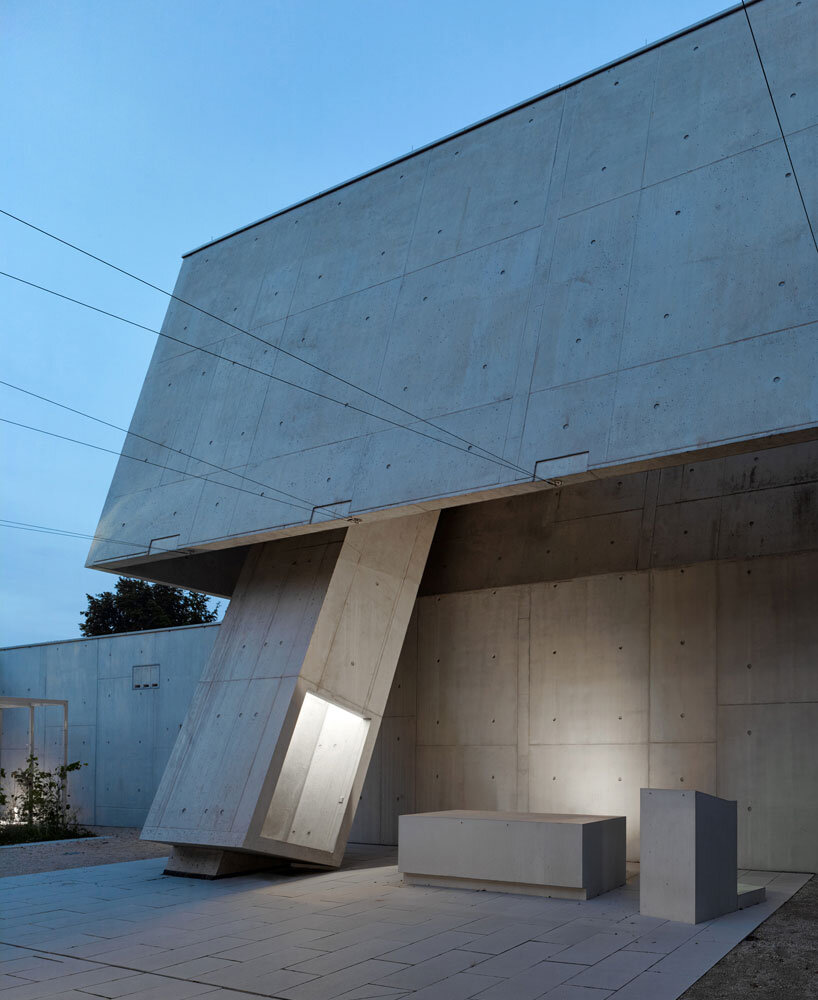 outer church at night