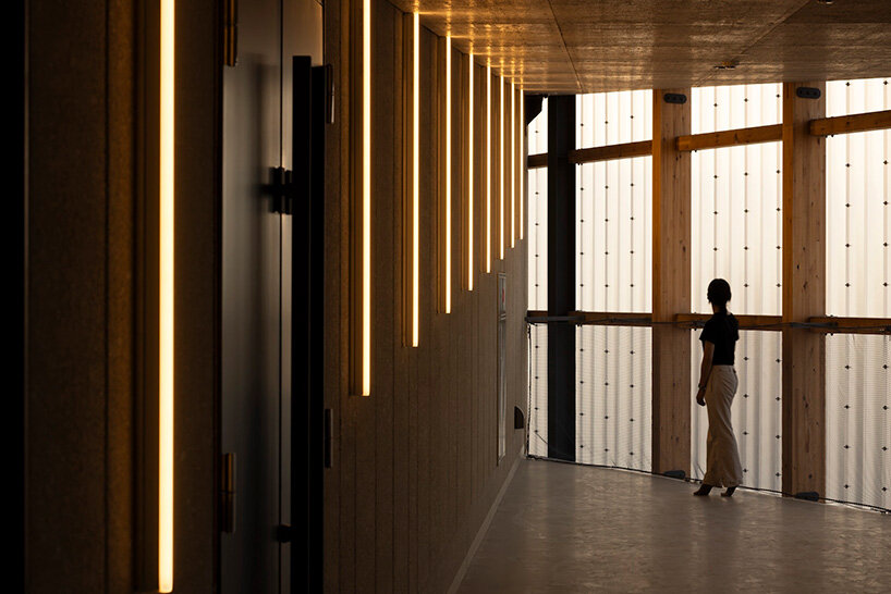 the second-floor Main Show Standby Area