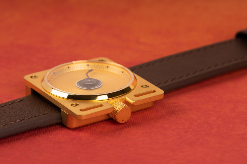 for this model, the even the casing and the dial are in gold