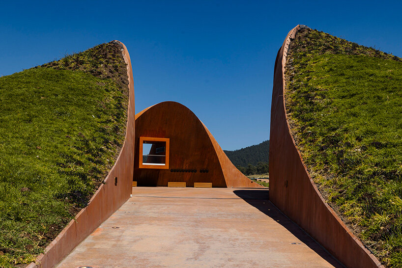 ET-302 memorial park