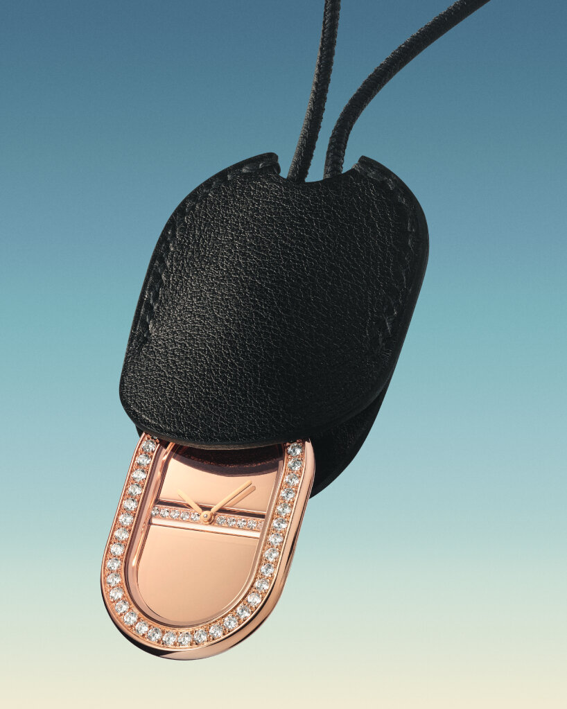 Maillon libre brooch | photo © Benjamin Vigliotta