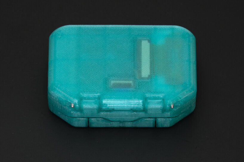 rear view of the 3D printed clamshell case