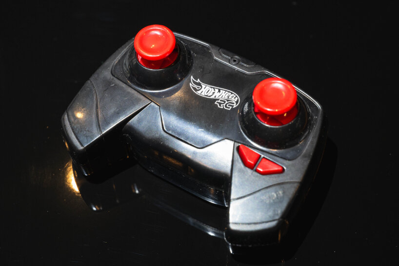 remote control for the Hot Wheels Ferrari SF90 Stradale RC