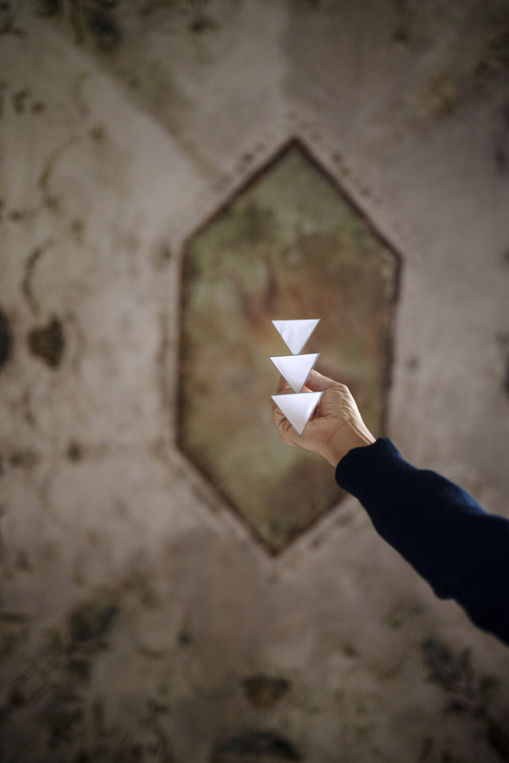 michael anastassiades on suspending modular lighting amid frescoed halls of milanese villa