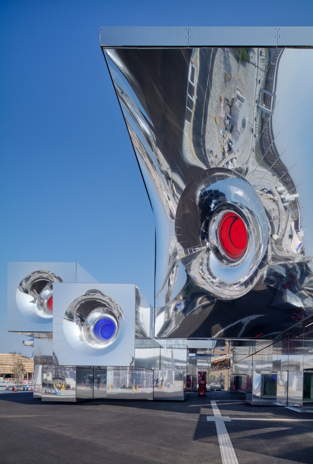 NOIZ’s reflective, voxel-based pavilion blurs physical and digital at expo 2025 osaka