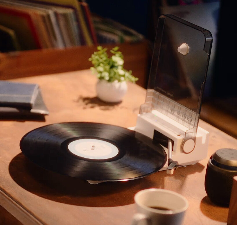 users can fold down the arm holder of the player to store it safely in the bag or anywhere