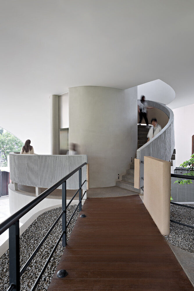 stacking of functions maintains an open, adaptable atmosphere