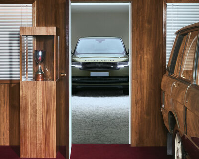 range rover’s scenic installation travels through time from retro 1970s to futuristic 2025