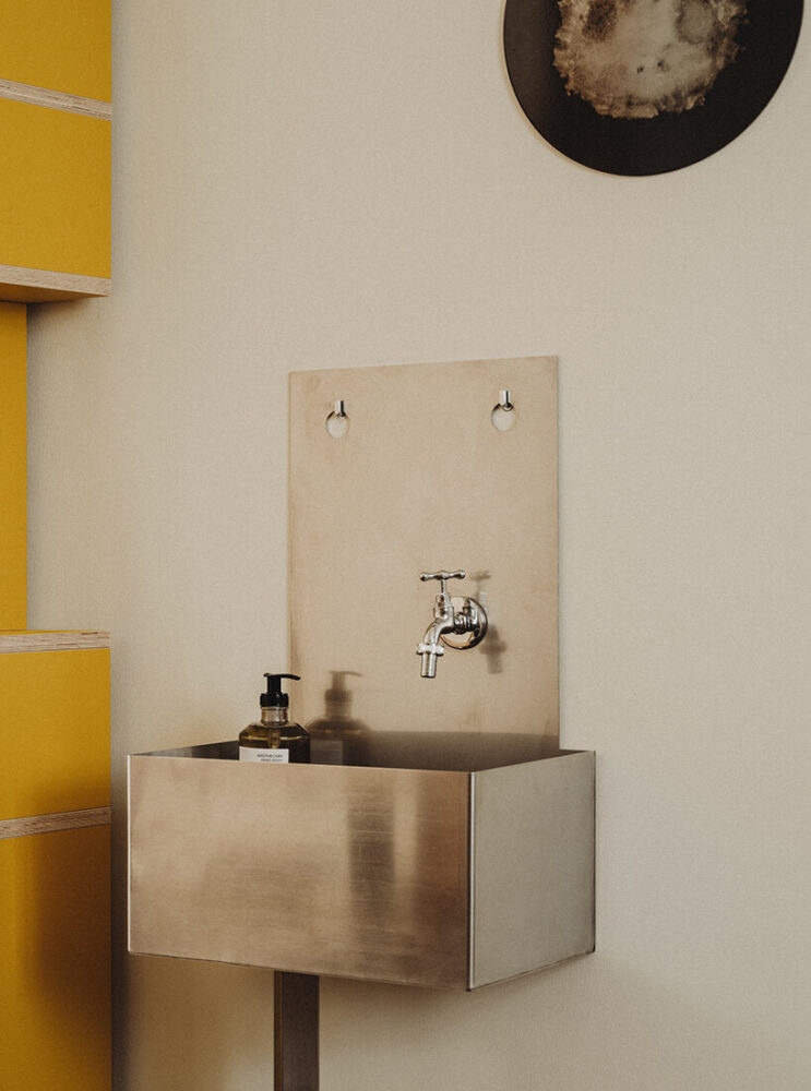 a steel washbasin adds to the texture palette