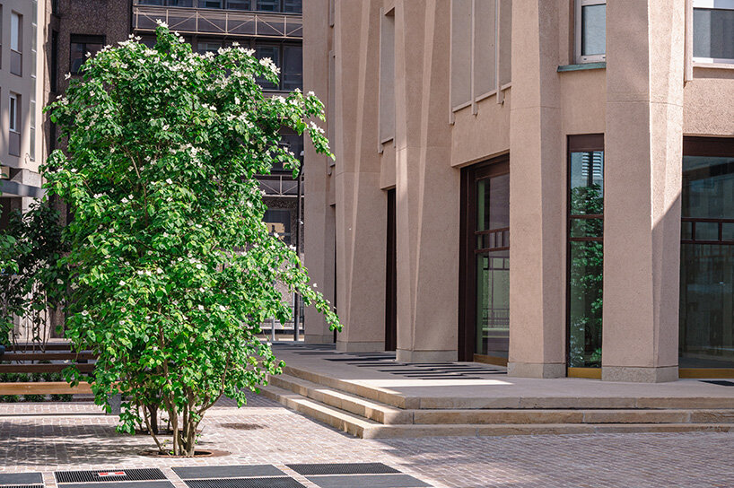 Amdl Circle (Michele De Lucchi) led the design of custom benches and lighting