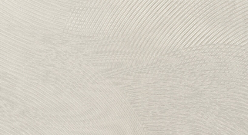 Tribute 100 in the color Pearl, with the Paint design