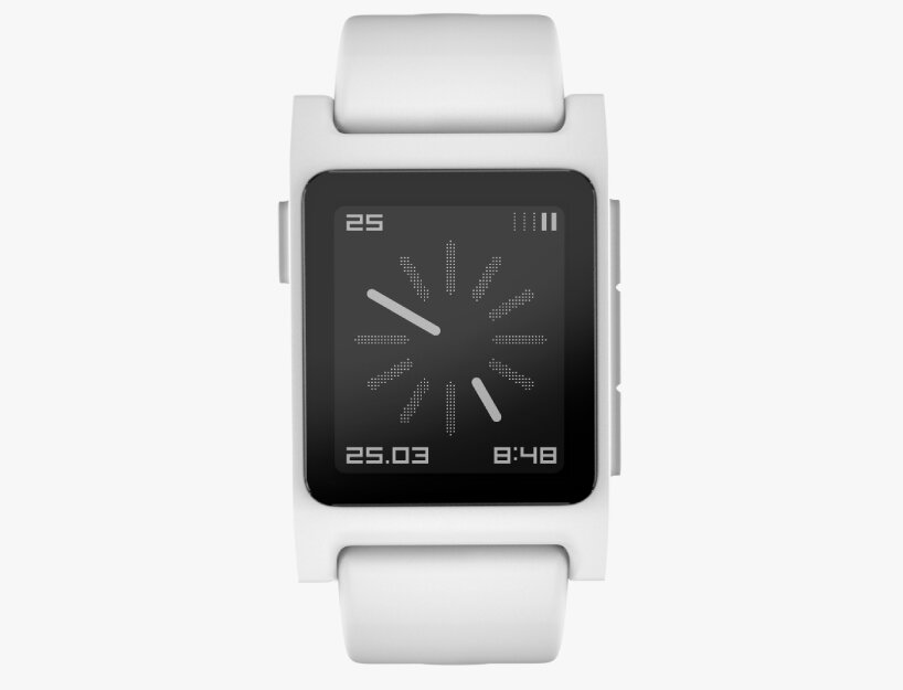 it runs over 10,000 apps and watchfaces from the Pebble OS