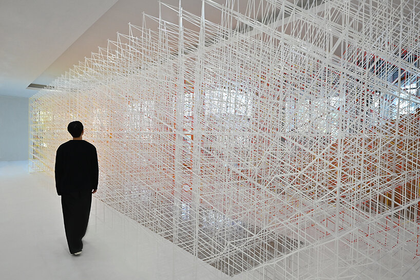 each straw is slotted into custom-fabricated acrylic connectors