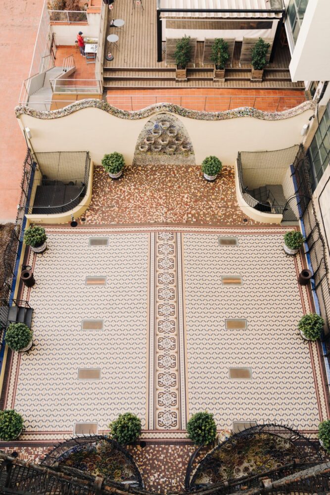courtyard before restoration | image © Claudia Mauriño