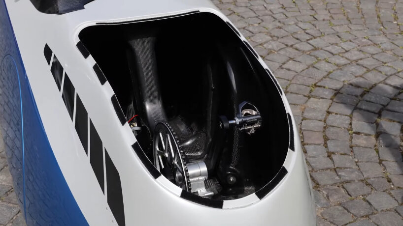 the cockpit has a wide opening so the rider can enter and exit with ease