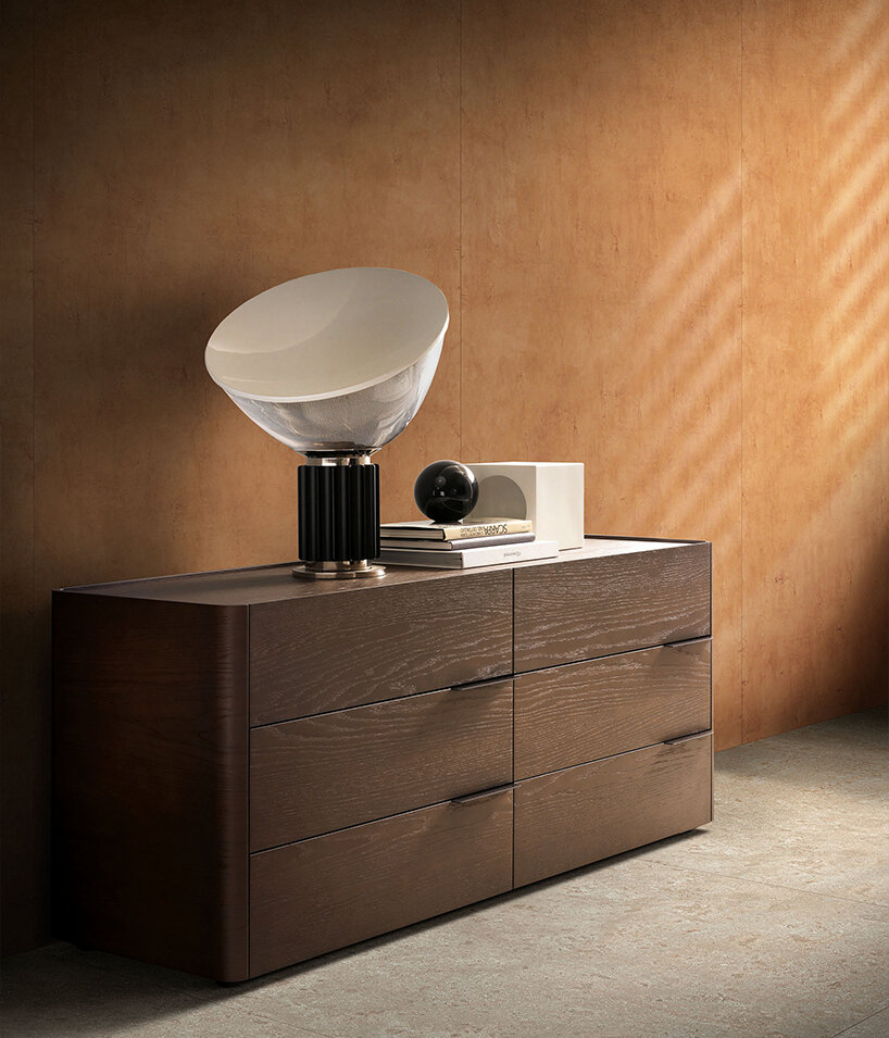 travertines, limestones, and marbles are at the origin of this collection