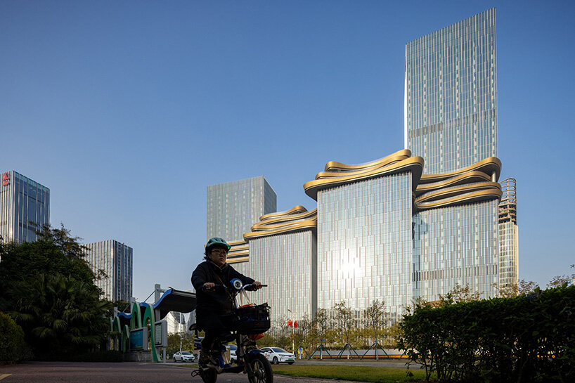 connecting with the urban context | image by Marcus Oleniuk