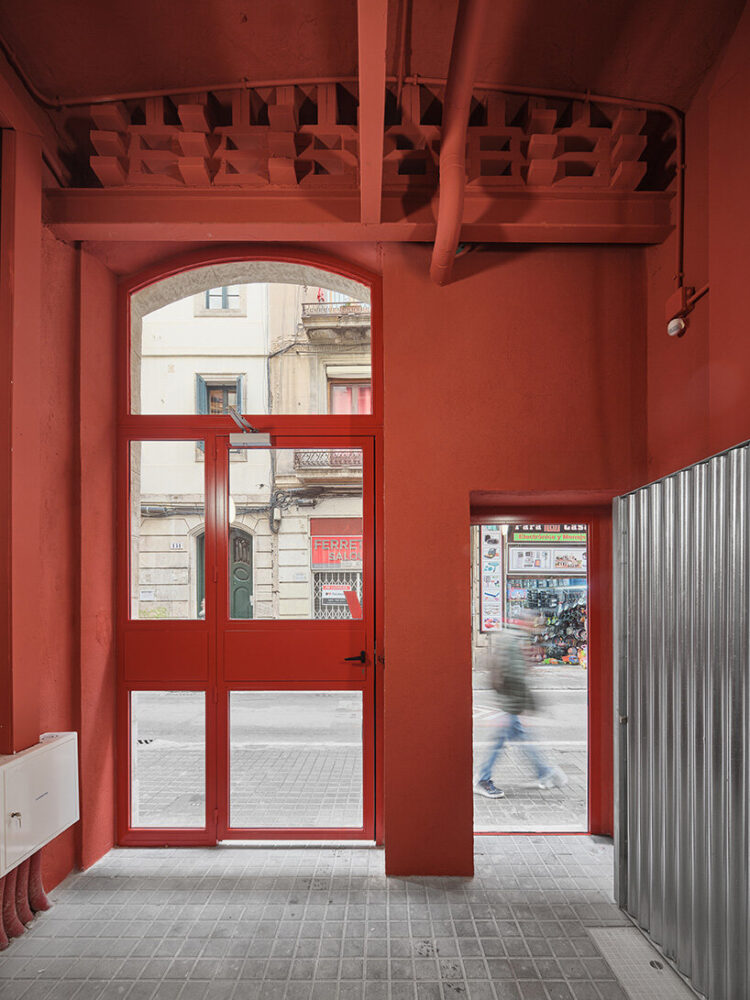 positioned on the emblematic Hospital Street