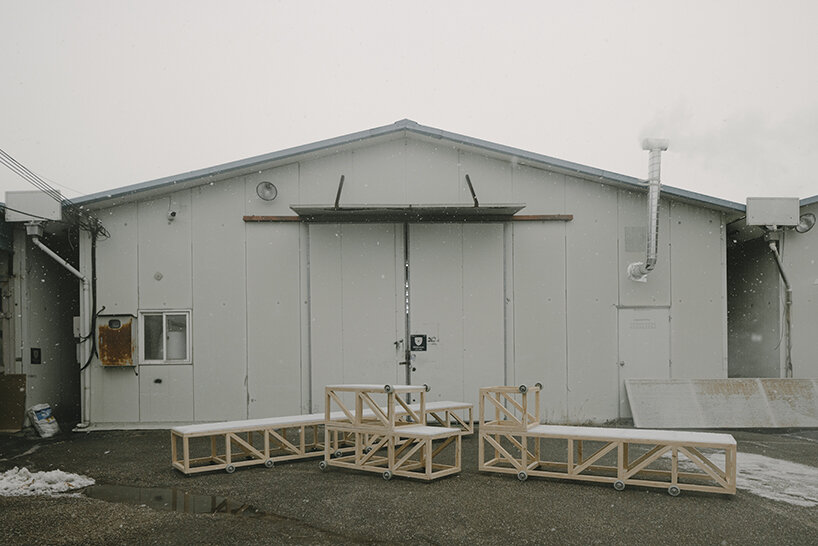 'Giardini Travelers' created in collaboration with a woodworking shop and a metal workshop in Seoul | image by Yongbaek Lee