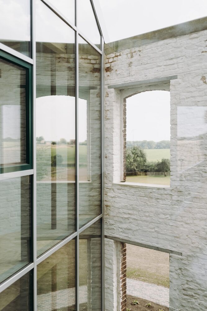 windows and openings allow cross-ventilation